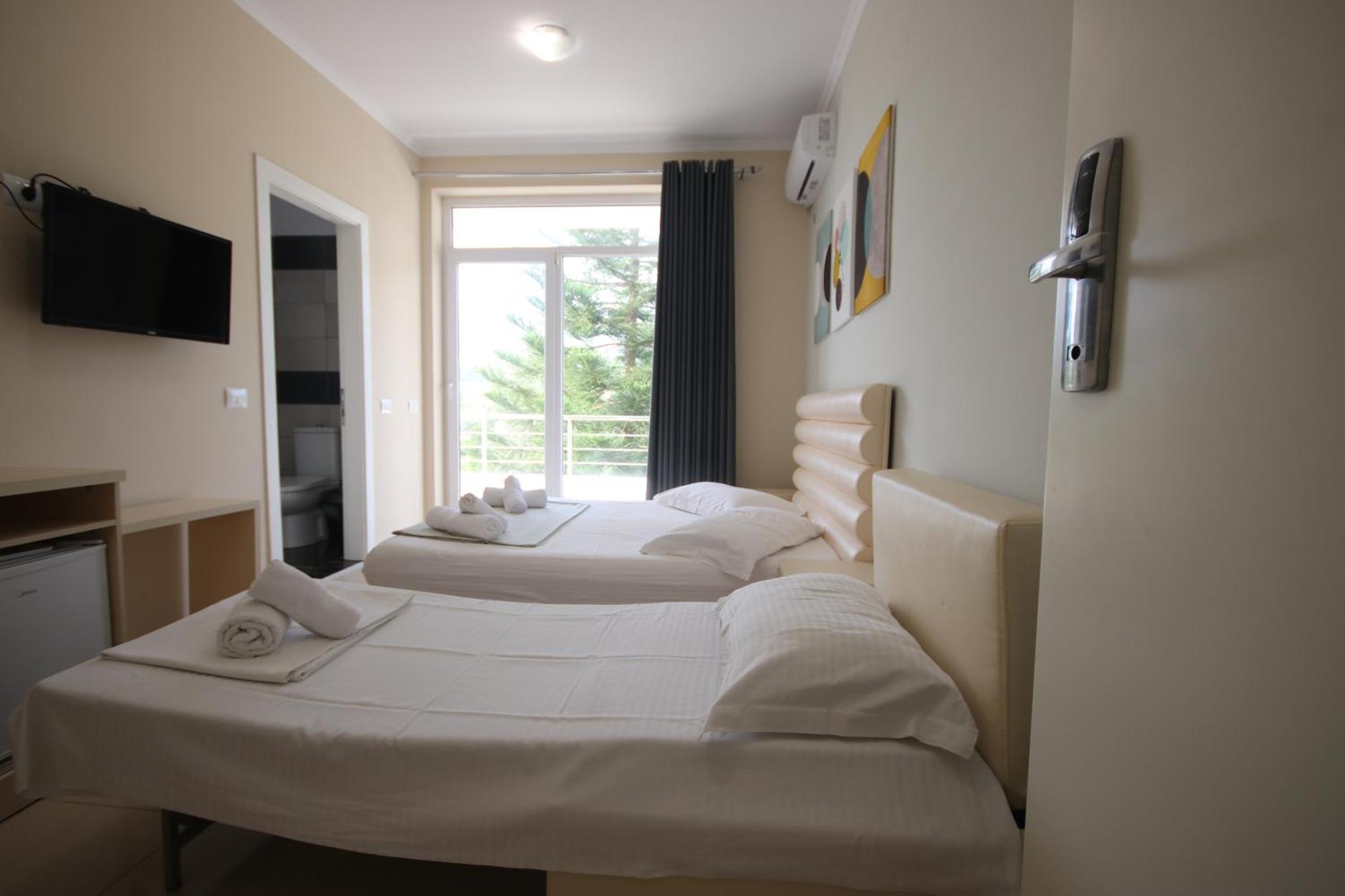 Fane's Hotel *
