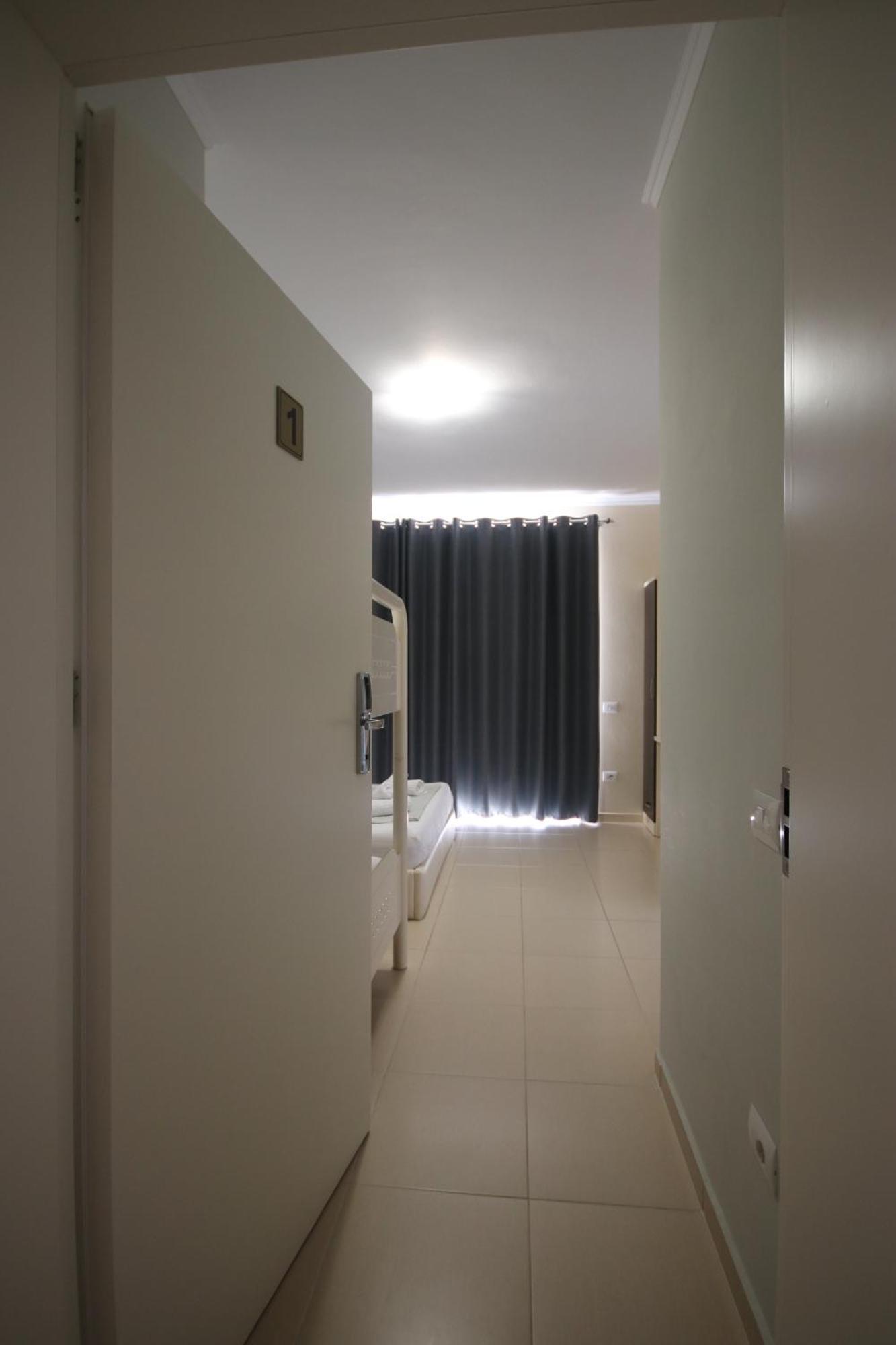 Fane's Hotel *